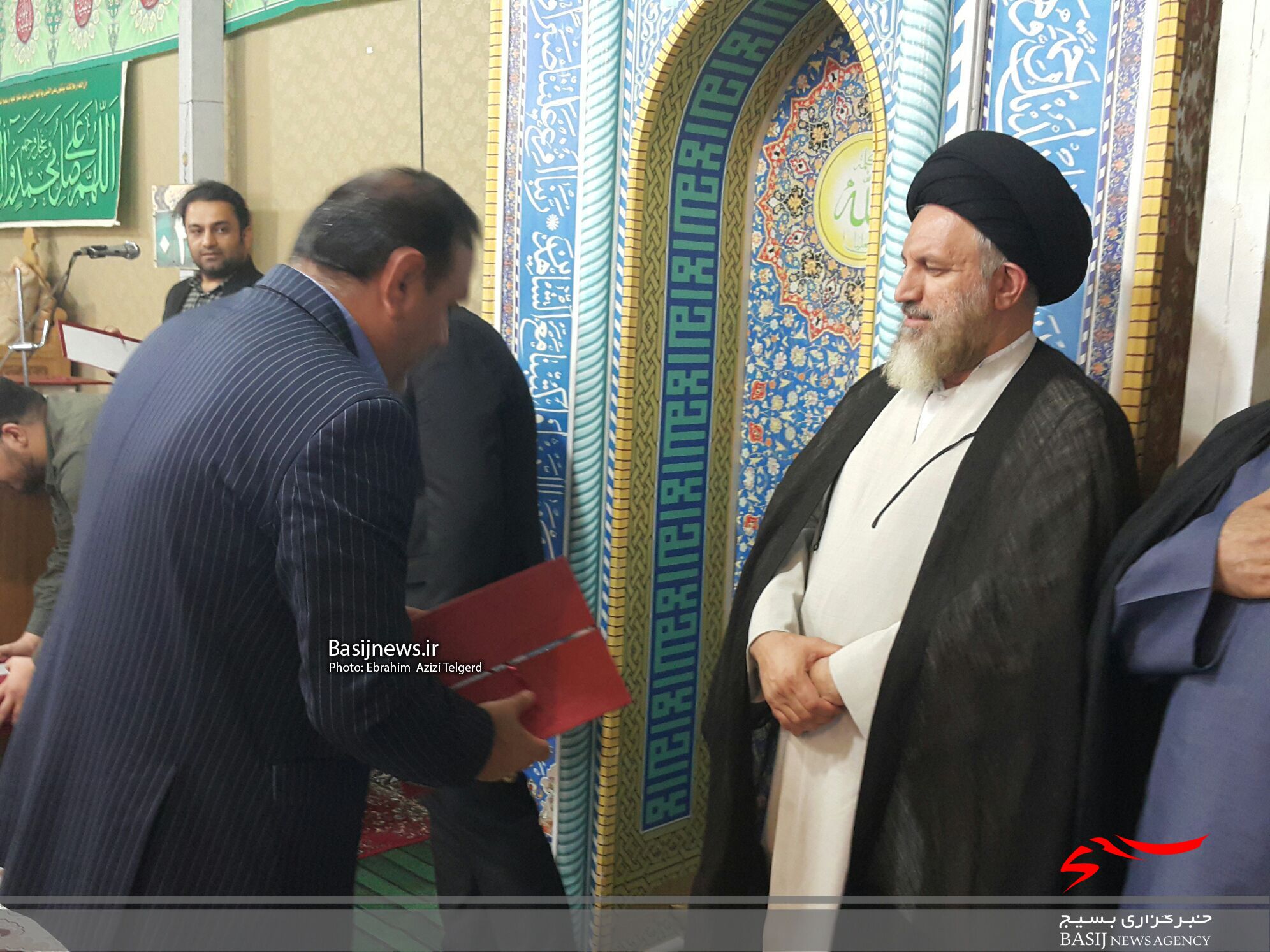 دیدار جمعی از اساتید بسیجی استان با آیت الله ملک حسینی