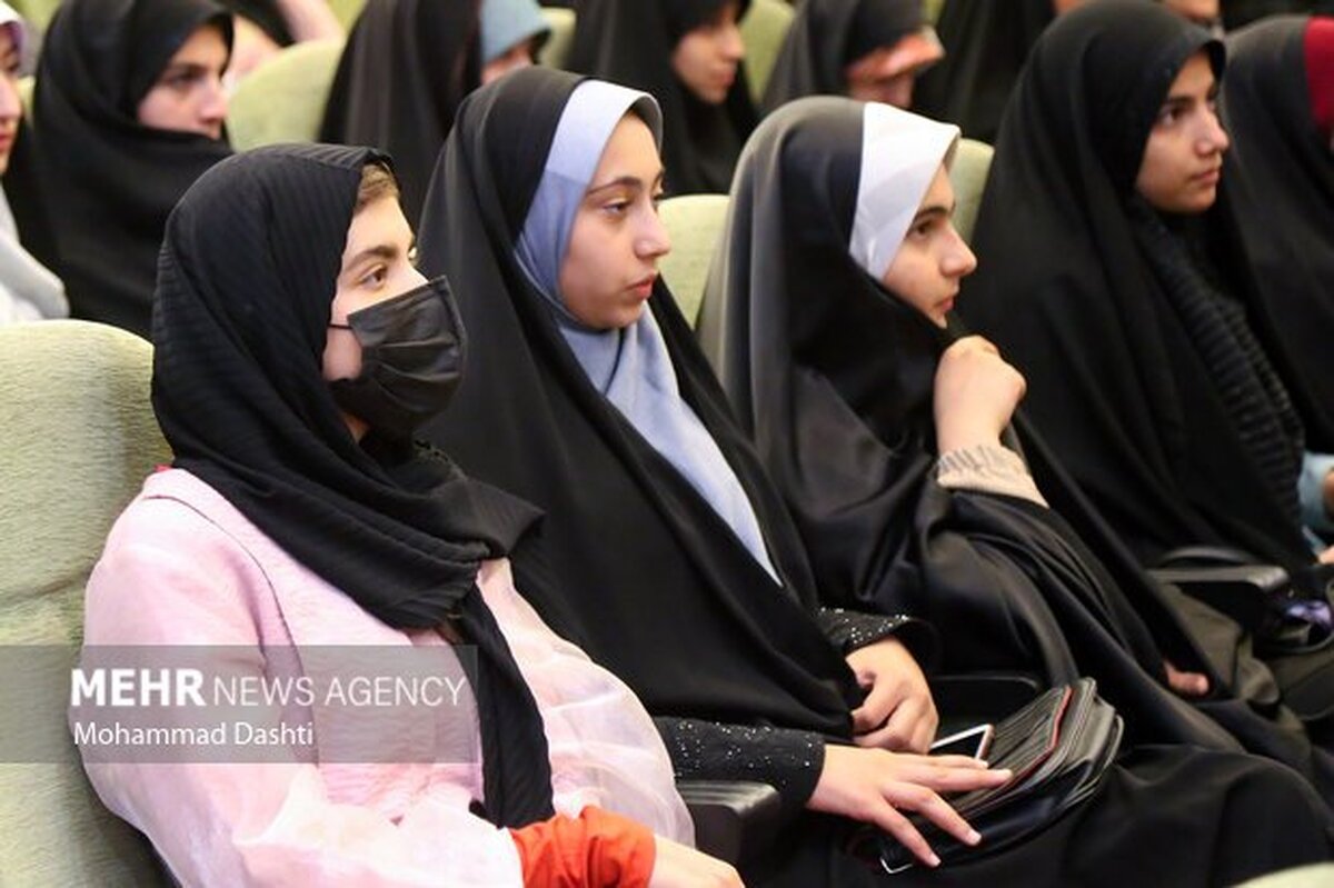 اقبالی مطرح کرد؛
دو قطبی بین با حجاب و بی حجاب نداریم
