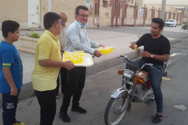 برپایی بیست ایستگاه صلواتی به مناسبت عید غدیر در گناوه برپایی بیست ایستگاه صلواتی به مناسبت عید غدیر در گناوه