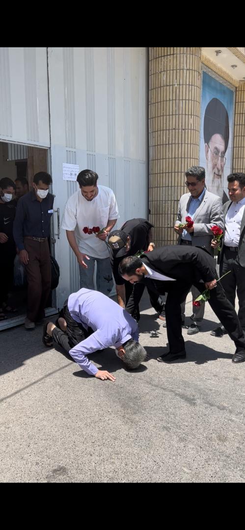 آزادی 13 زندانی و خرید 12 جهیزیه به همت گروه جهادی شهید زمانی نیا آزادی 13 زندانی و خرید 12 جهیزیه به همت گروه جهادی شهید زمانی نیا