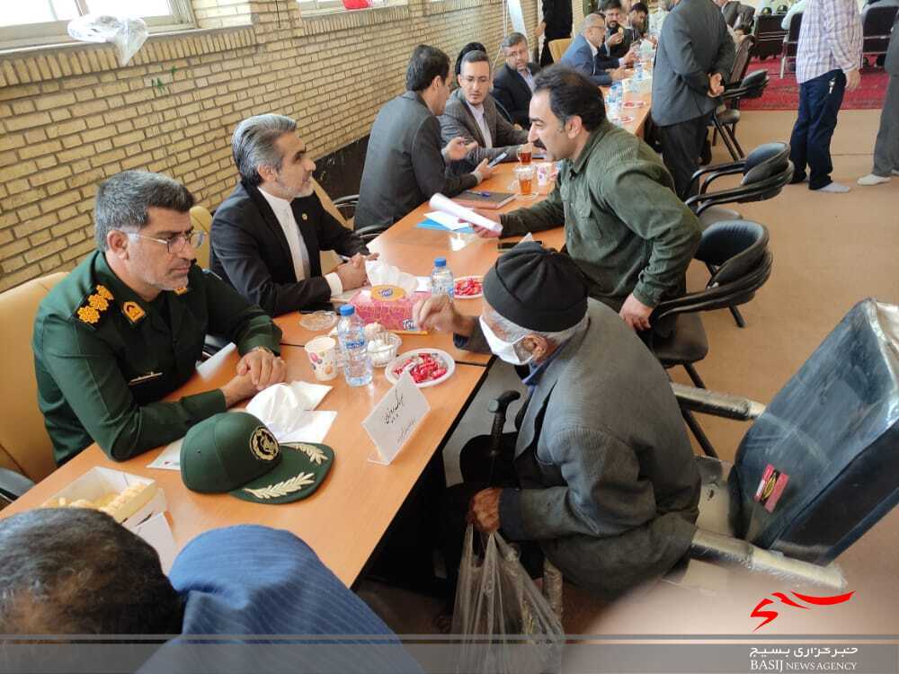 برگزاری میز خدمت دستگاه قضایی استان کهگیلویه و بویراحمد در مصلی نماز جمعه یاسوج