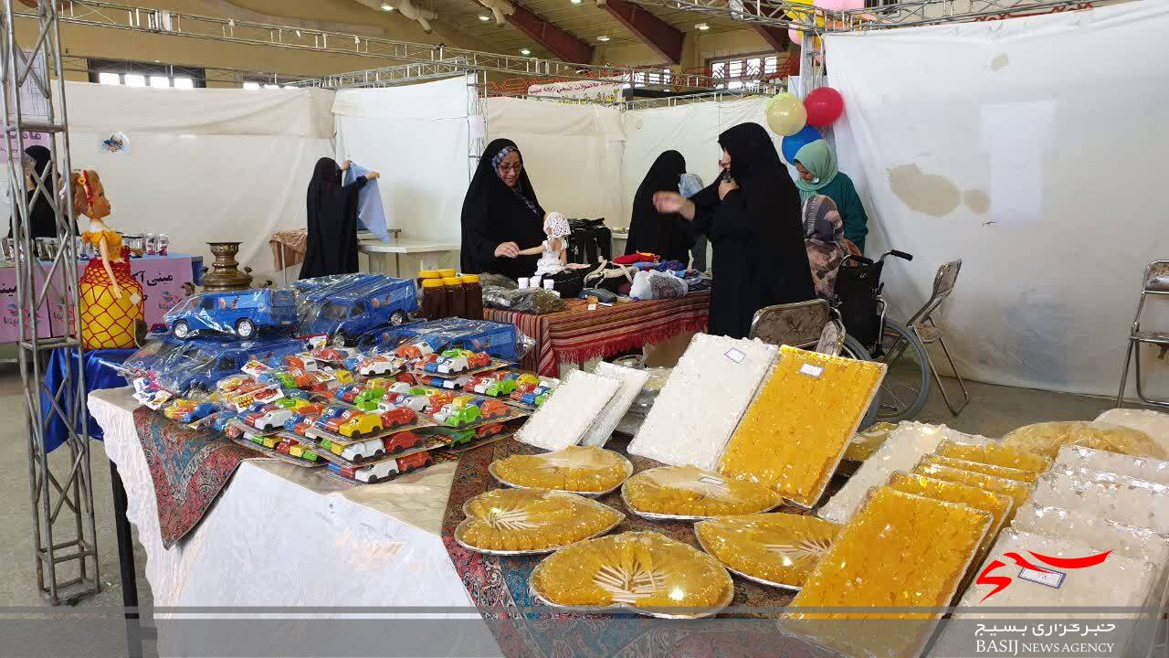 نمایشگاه عرضه محصولات اقتصاد مقاومتی در قم آغاز به کار کرد