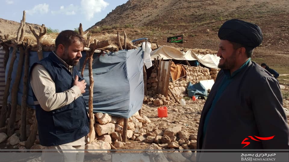 امداد رسانی ستاد اجرایی فرمان امام (ره) استان به عشایر سیل زده مارگون +(تصاویر)