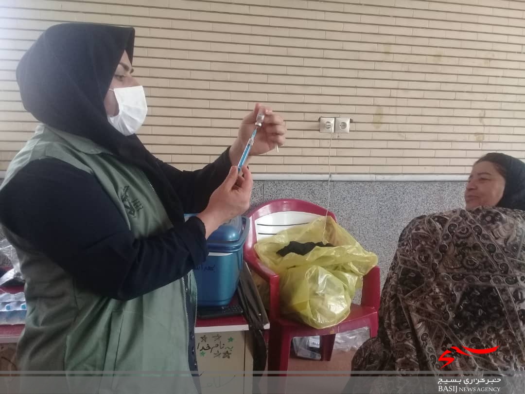 برپایی میز خدمت پزشکی و ایستگاه سلامت و واکسیناسیون در شهرستان کهگیلویه
