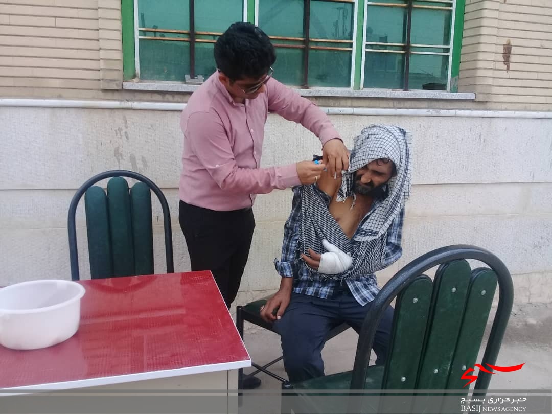 برپایی میز خدمت پزشکی و ایستگاه سلامت و واکسیناسیون در شهرستان کهگیلویه