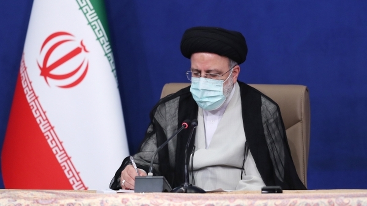 دکتر رئیسی درگذشت پدر سردار غلامرضا سلیمانی را تسلیت گفت