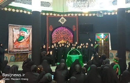 مراسم شیرخوارگان حسینی در شبستان مسجد صاحب الزمان(عج)