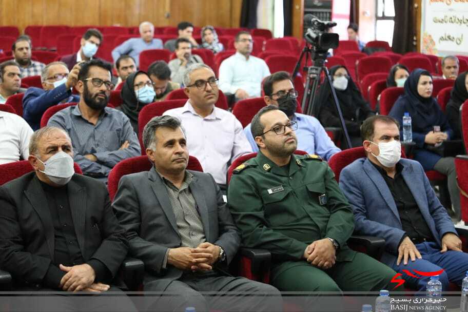 تجلیل آموزش و پرورش از خبرنگاران و برترین های کنکور/ عزت خواه: قلم زدن&zwnj;ها باید بر اساس واقعیت باشد