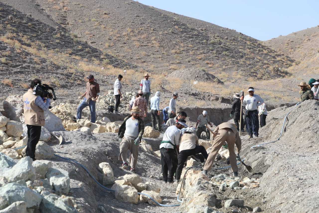 گروه جهادی دانشگاه خواجه نصیرالدین طوسی پای کار آبرسانی به روستاها در سربیشه