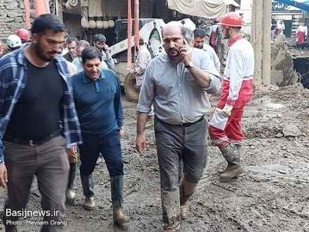 حضور جهادگران بسیجی تهران بزرگ جهت لایروبی و یافتن مفقودین در منطقه امامزاده داوود(ع) تهران