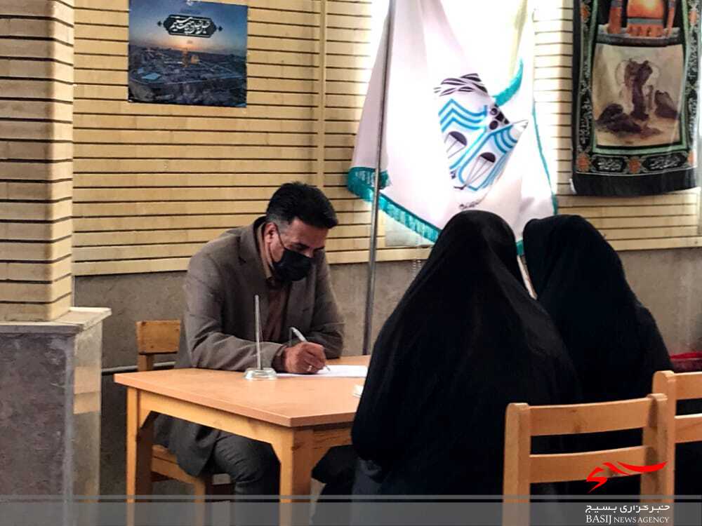 برگزاری میز خدمت سازمان بسیج حقوقدانان سپاه فتح در روستای سروک