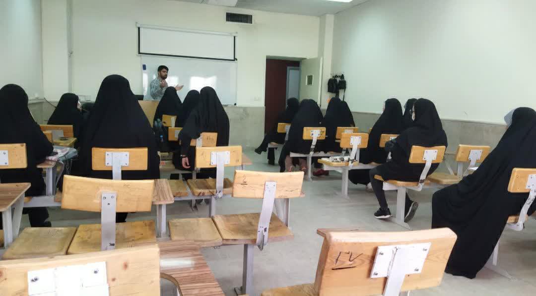 دوره تربیتی آموزشی خط امام(ره)دانشجویان استان زنجان برگزار شد