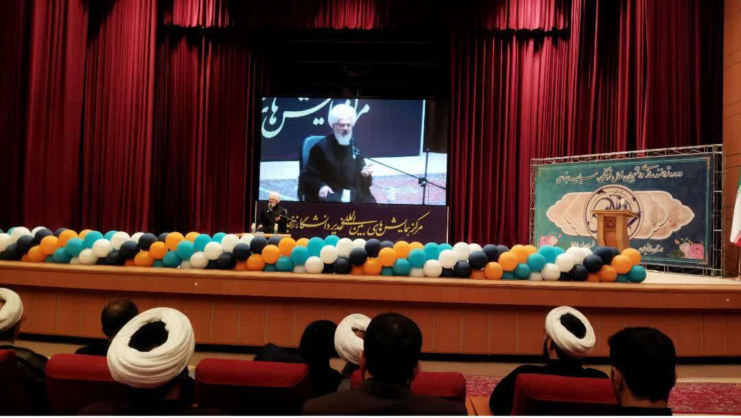 دوره تربیتی آموزشی خط امام(ره)دانشجویان استان زنجان برگزار شد