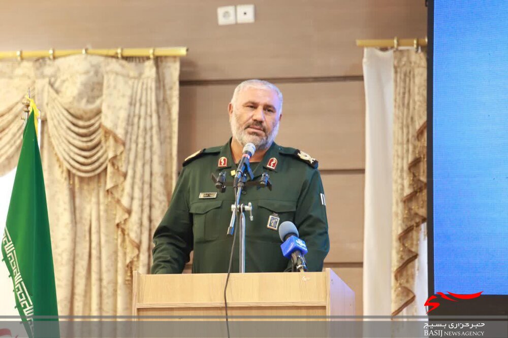 امید آفرینی وظیفه همگانی برای مقابله با توطئه دشمنان است