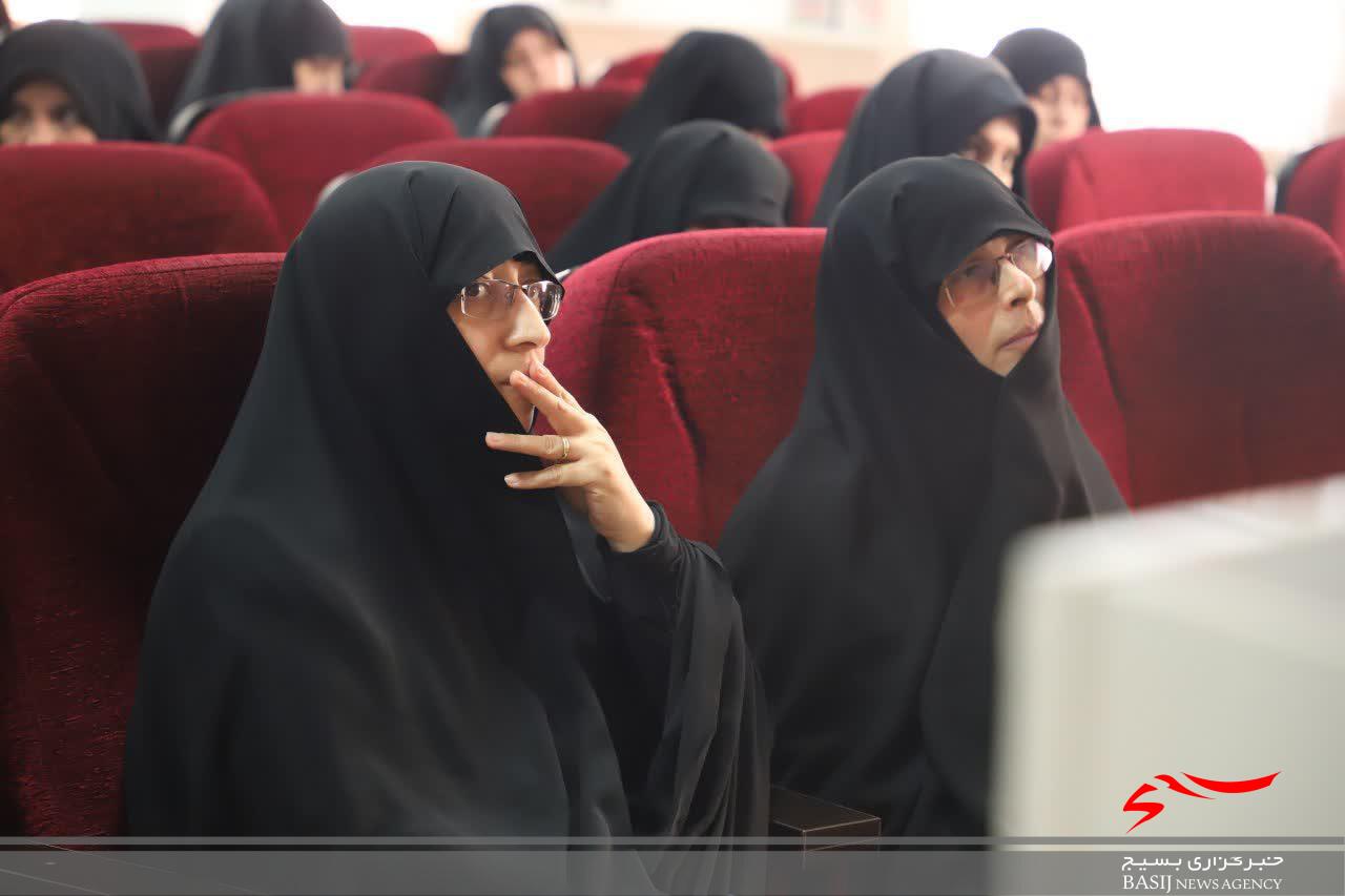 اخلاص و دشمن شناسی از بارزترین ویژگی یک مدیر جهادی موفق است