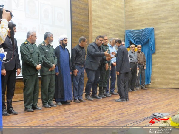 مراسم تجلیل از رزمندگان پیشکسوت در دلوار برگزار شد