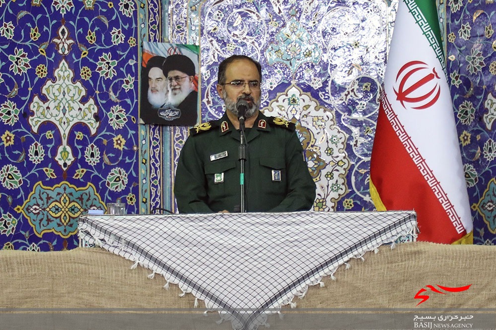 دشمن غفلت کند مشت قدرت نظام بر سرش آوار می‌شود