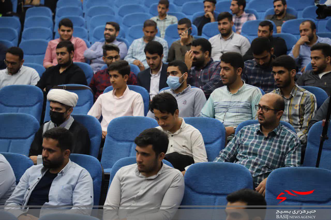 انتشار حقایق و واقعیت‌ها راه مقابله با سیاه نمایی دشمن در فضای مجازی است