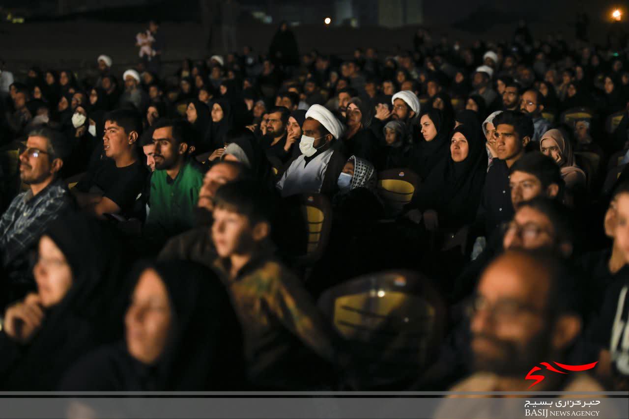 6 هزار و 500 نفر بیننده اجرای سوم سینمایش بزرگ «فصل شیدایی» در قم 6 هزار و 500 نفر بیننده اجرای سوم سینمایش بزرگ «فصل شیدایی» در قم