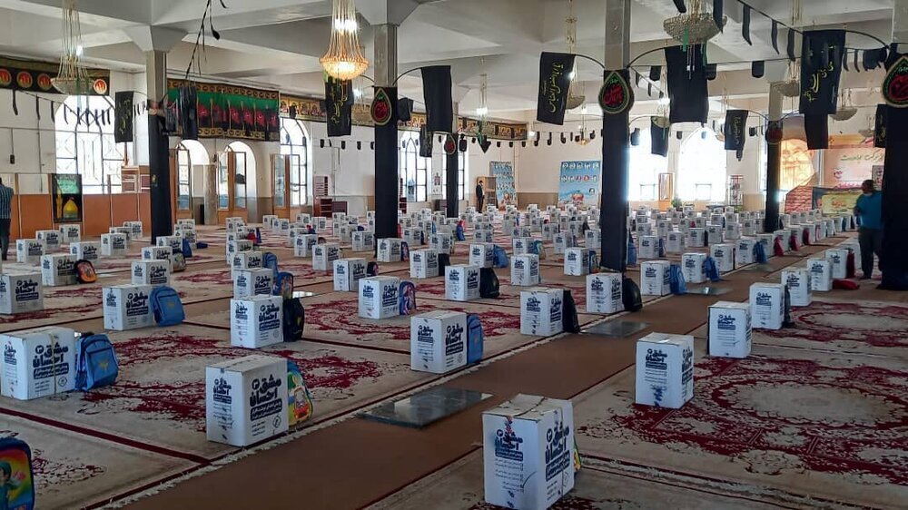 توزیع 5500 بسته نوشت افزار بین دانش آموزان نیازمند کهگیلویه و بویراحمد آغاز شد