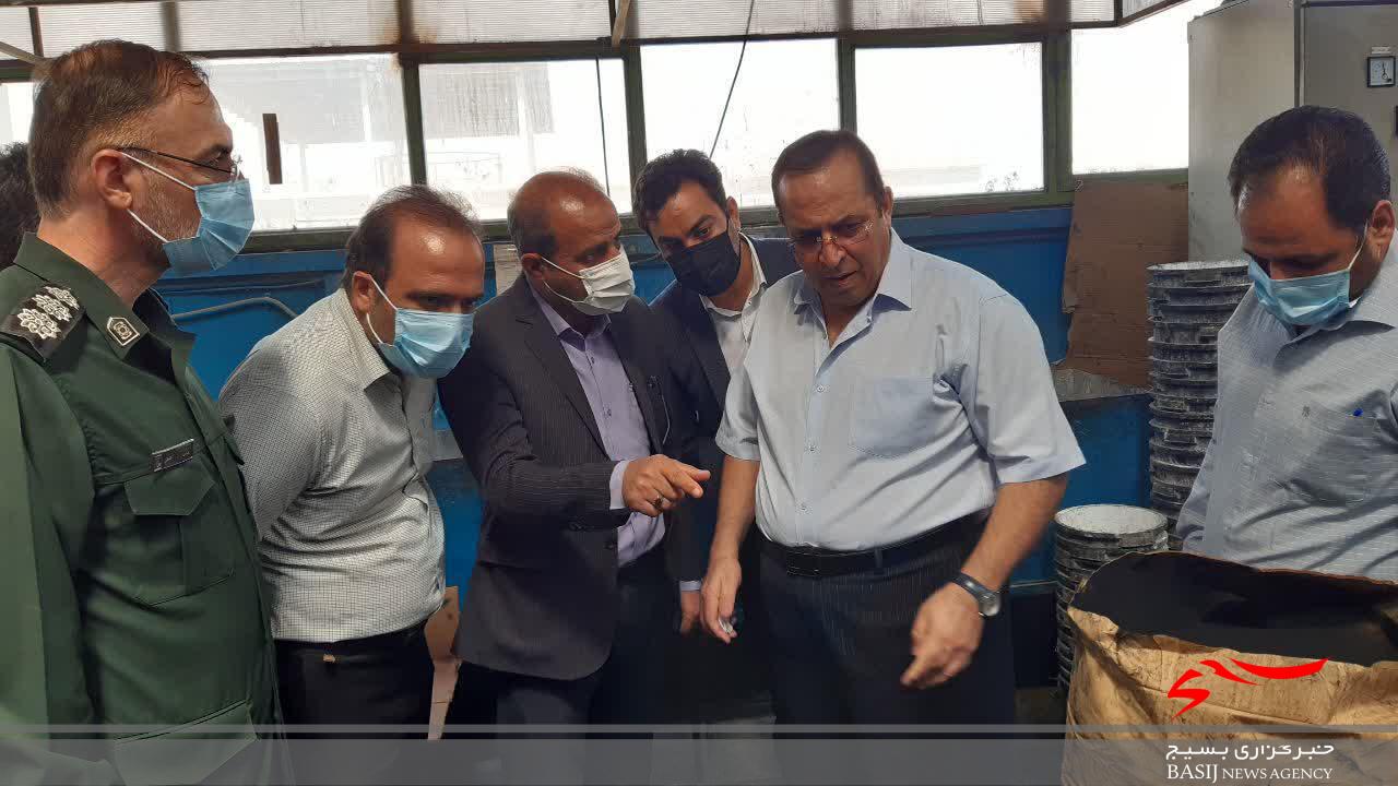 مسئول بسیج علمی پژوهشی سپاه قم قم از کارخانه تولید تیوپ بازدید کرد.