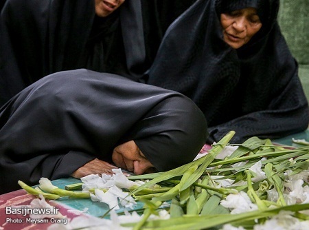 تشییع پیکر شهید مدافع امنیت «امیراحمدی» در شهرک شهید محلاتی