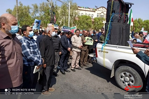 یک قدم از انقلاب عقب نخواهیم کشید/ راهپیمایی مردم بوشهر در محکومیت اهانت به مقدسات