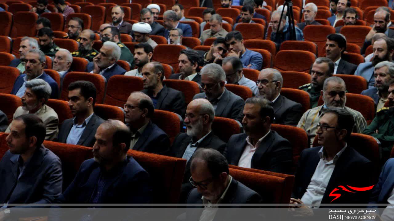 بسیج در مقابله با جنگ جهانی رسانهای دشمن علیه نظام پیشقدم است بسیج در مقابله با جنگ جهانی رسانهای دشمن علیه نظام پیشقدم است