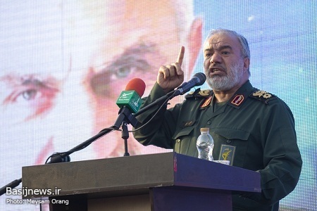 اجتماع مردمی بزرگداشت «حبیب حرم، سرلشکر شهید حسین همدانی» در میدان امام حسین برگزار شد