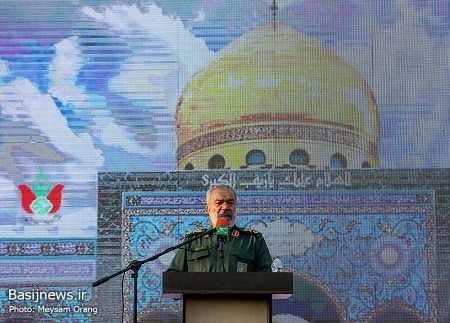 اجتماع مردمی بزرگداشت «حبیب حرم، سرلشکر شهید حسین همدانی» در میدان امام حسین برگزار شد