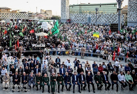 اجتماع مردمی بزرگداشت «حبیب حرم، سرلشکر شهید حسین همدانی» در میدان امام حسین برگزار شد