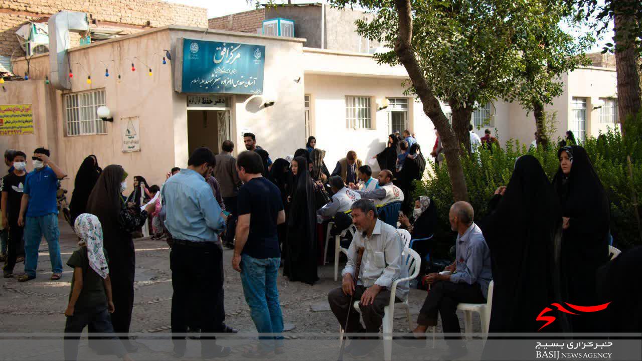 ۴۸۰ جهادگر سلامت در استان قم خدمت رسانی می کنند ۴۸۰ جهادگر سلامت در استان قم خدمت رسانی می کنند