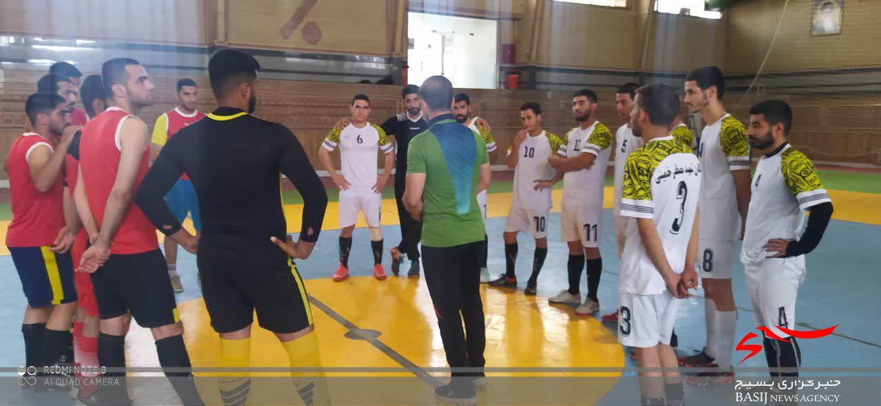 برترین‌های مسابقات فوتسال سپاه استان قم تقدیر شدند