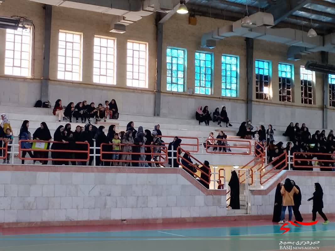 برگزاری اولین جشنواره تفریحی، ورزشی پاییزی بازی های بومی- محلی در شهرستان گچساران