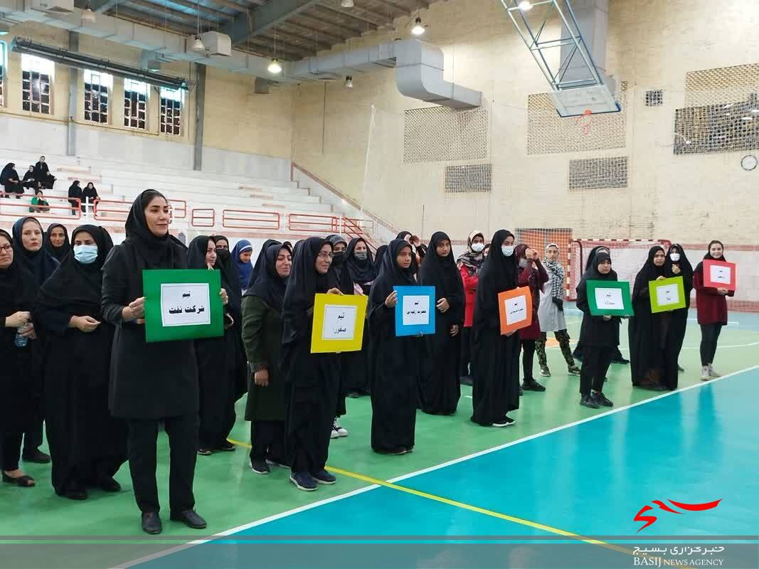 برگزاری اولین جشنواره تفریحی، ورزشی پاییزی بازی های بومی- محلی در شهرستان گچساران