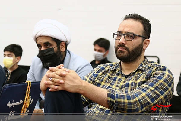 استکبار جهانی در تلاش است تا جامعه کلام رهبر جامعه را نشنود استکبار جهانی در تلاش است تا جامعه کلام رهبر جامعه را نشنود