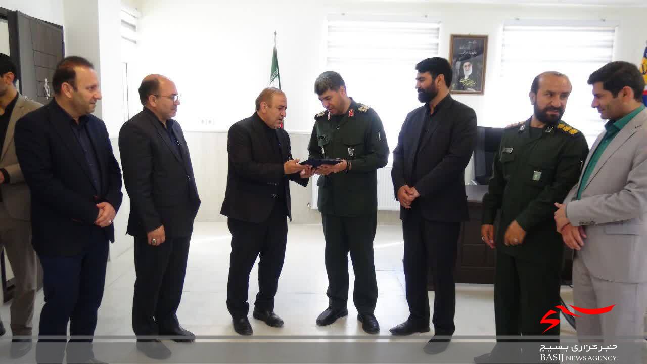 سپاه یار دوازدهم در کنار آموزش وپرورش خواهد بود/ تاریخ دفاع مقدس جزئی از هویت ماست سپاه یار دوازدهم در کنار آموزش وپرورش خواهد بود/ تاریخ دفاع مقدس جزئی از هویت ماست
