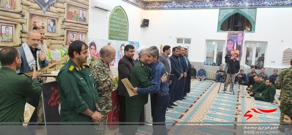 تقدیر از رزمندگان و ایثارگران هشت سال دفاع مقدس در بندر بوالخیر