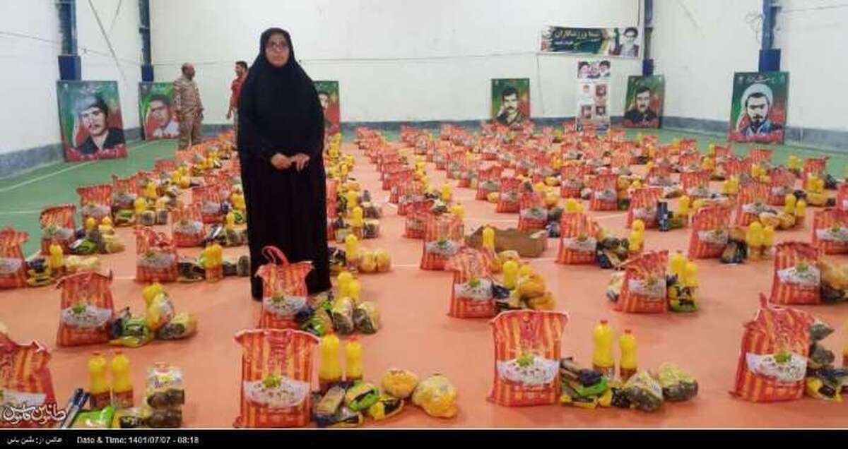 آذربایجان غربی
۵۰ بسته معیشتی ویژه زنان سرپرست خانوار شهرستان خوی توزیع شد