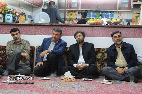 دیدار مسئولین شهرستان دشتستان با خانواده معظم شهیدان به مناسبت هفته دفاع مقدس