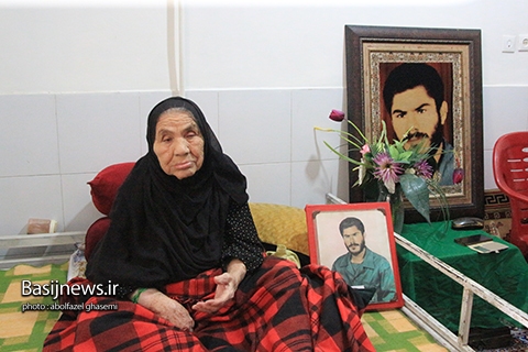 دیدار مسئولین شهرستان دشتستان با خانواده معظم شهیدان به مناسبت هفته دفاع مقدس