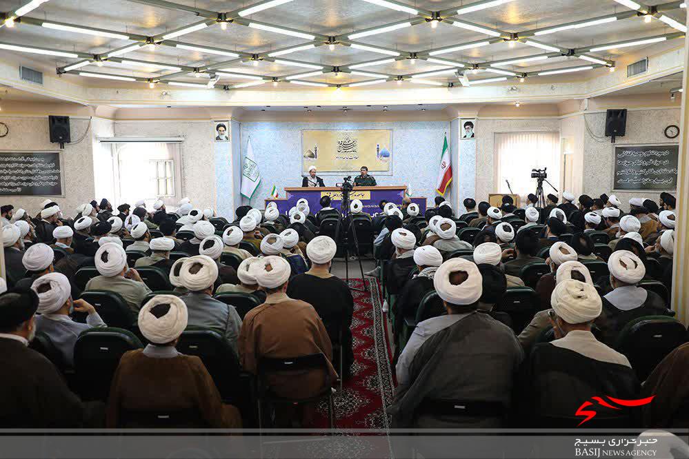 پیشرفت نظام اسلامی دشمن را هراسان کرده است/ انقلاب اسلامی یک امتداد صدها ساله دارد