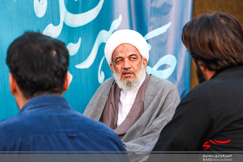 بازدید وزیر آموزش و پرورش از نمایشگاه «دختران سرزمین من» بازدید وزیر آموزش و پرورش از نمایشگاه «دختران سرزمین من»