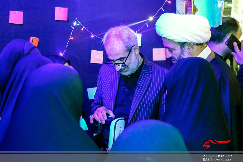 بازدید وزیر آموزش و پرورش از نمایشگاه «دختران سرزمین من» بازدید وزیر آموزش و پرورش از نمایشگاه «دختران سرزمین من»