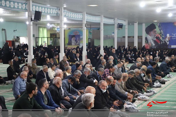 امروزه ایران علم و فناوری را به رخ دشمنان قسم خورده کشید
