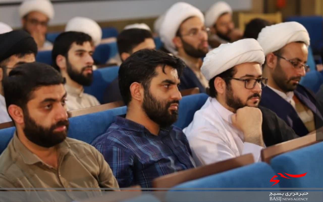 نشست علمی «گامی به سوی تحقق» با حضور فضلای حوزه در قم برگزار شد نشست علمی «گامی به سوی تحقق» با حضور فضلای حوزه در قم برگزار شد
