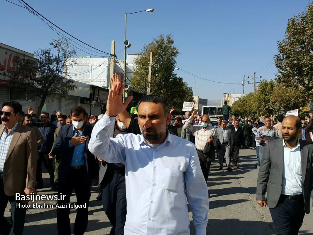 تشییع باشکوه دو شهید کهگیلویه و بویراحمدی حادثه تروریستی شاهچراغ بر دستان مردم یاسوج