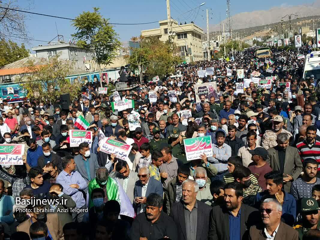 تشییع باشکوه دو شهید کهگیلویه و بویراحمدی حادثه تروریستی شاهچراغ بر دستان مردم یاسوج