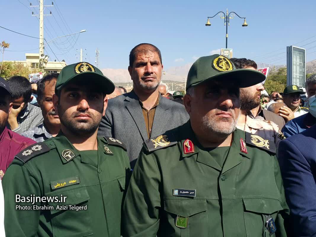 تشییع باشکوه دو شهید کهگیلویه و بویراحمدی حادثه تروریستی شاهچراغ بر دستان مردم یاسوج