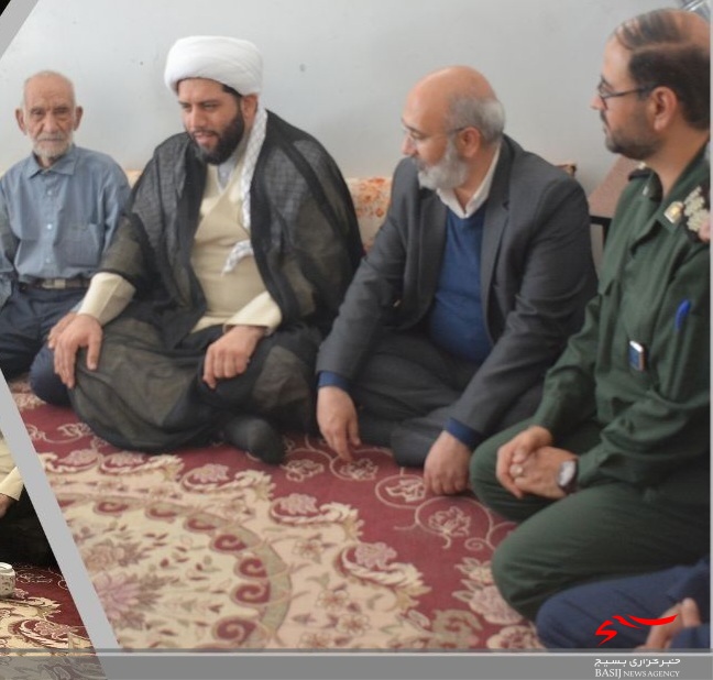 دیدار فرمانده سپاه انصارالرضا(ع) و حجت الاسلام نصیرایی با خانواده شهید اصیل در سرایان